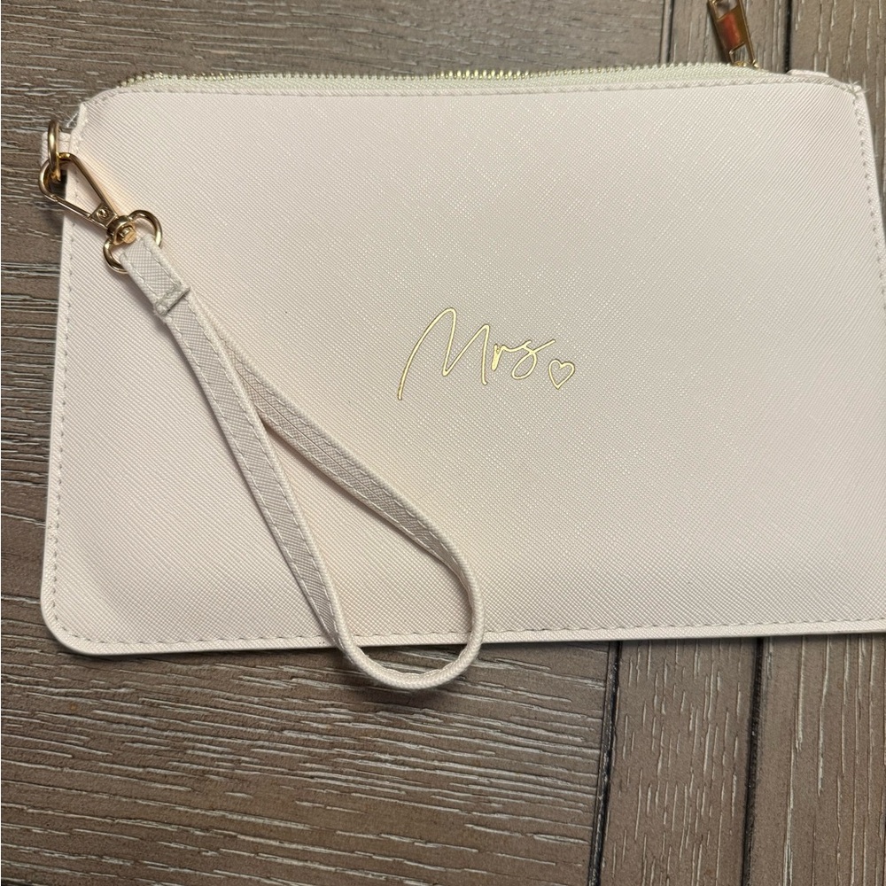 Mrs Wristlet